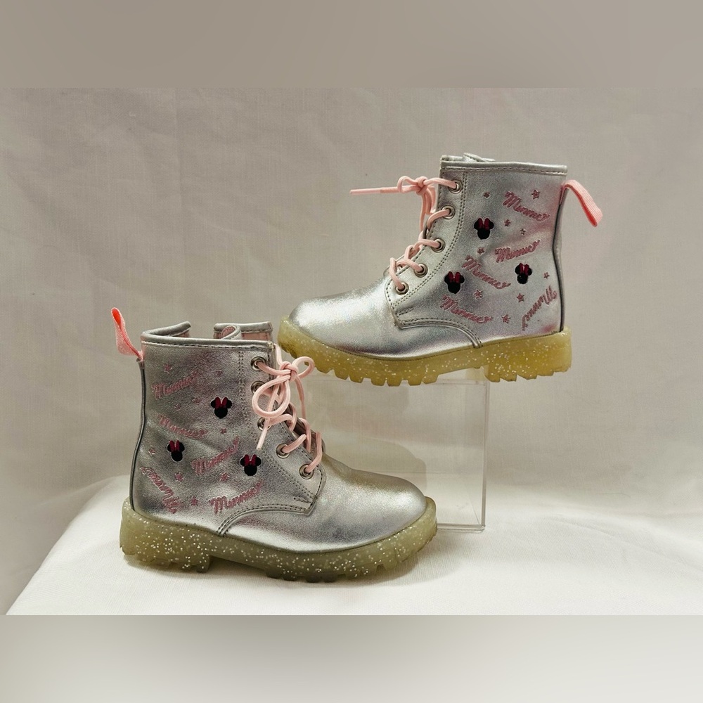Disney Minnie Mouse Girl's Boot
Trend Silver Size 9 Dy32506